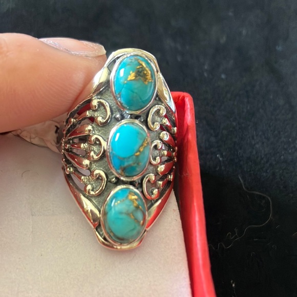 Jewelry - Sterling silver  gemestone size 8